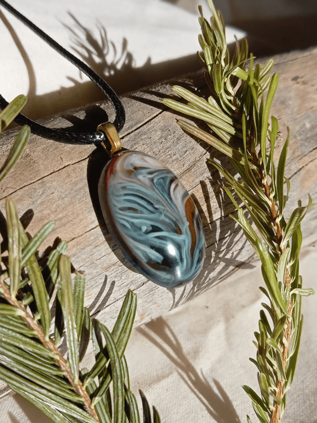 Collier résine Bleu marron rose