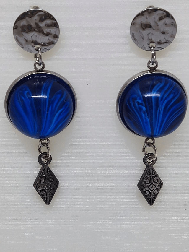 Boucles d'oreille ronde résine bleues