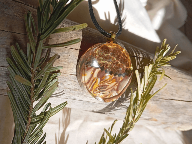 Collier rond fimo + résine