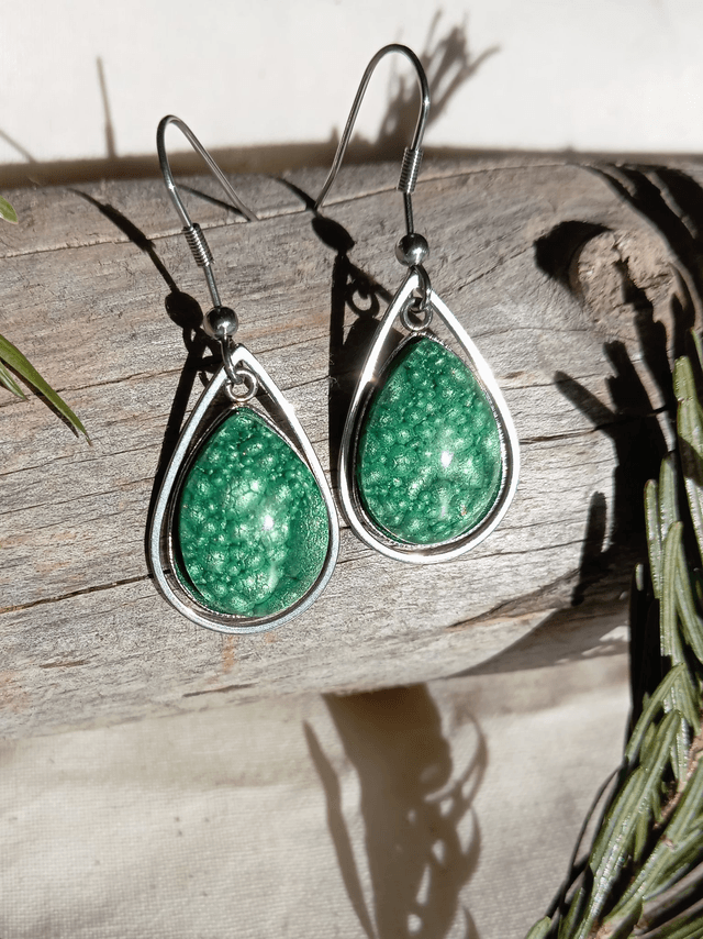 Boucles d'oreille résines bulles vertes