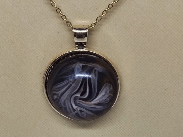 Collier résine marron