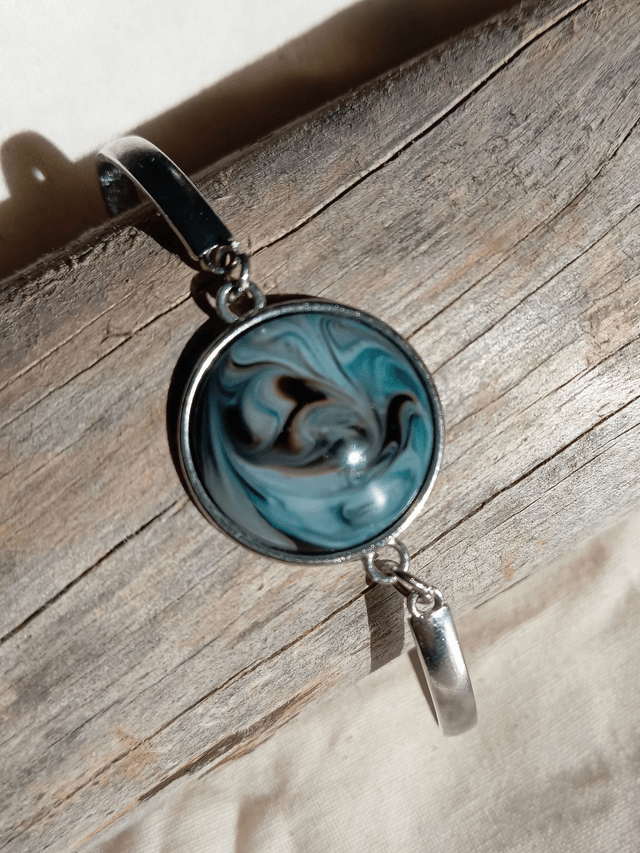 Bracelet résine bleu blanc et marron
